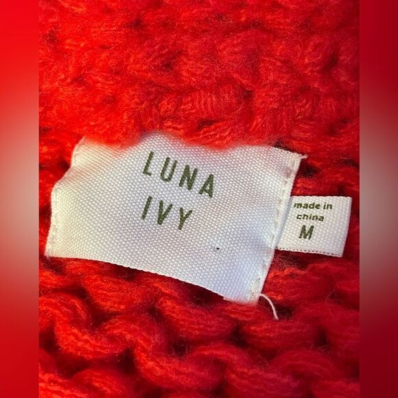 NWT Luna Ivy Red Cropped V-Neck Cardigan w/White Flowers M - Picture 6 of 8